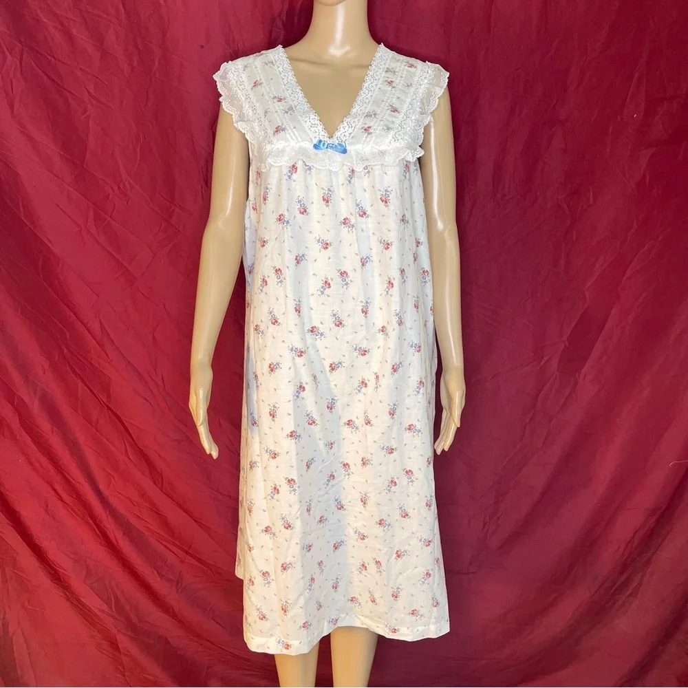 Vintage Handmade Delicate Floral Nightgown Romantic Sleep Dress Medium